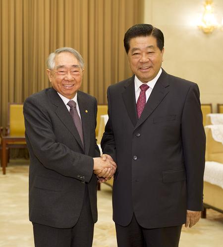贾庆林会见台湾长荣集团总裁张荣发--国家形象