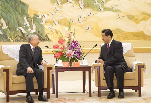 贾庆林会见台湾长荣集团总裁张荣发--国家形象