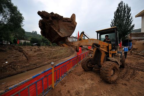 直击灾后临县 积极重建家园--中国年鉴社